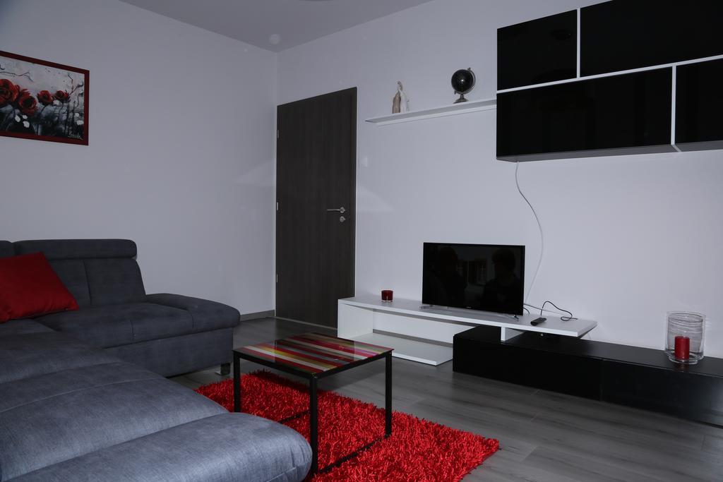 Szofi Apartman Хайдусобосло Экстерьер фото