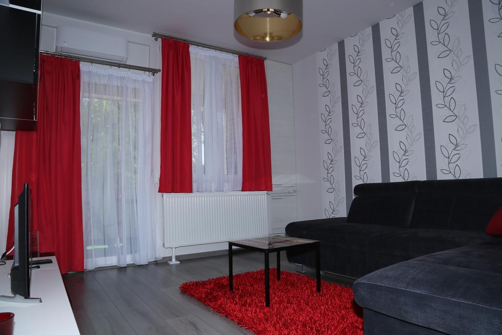 Szofi Apartman Хайдусобосло Экстерьер фото