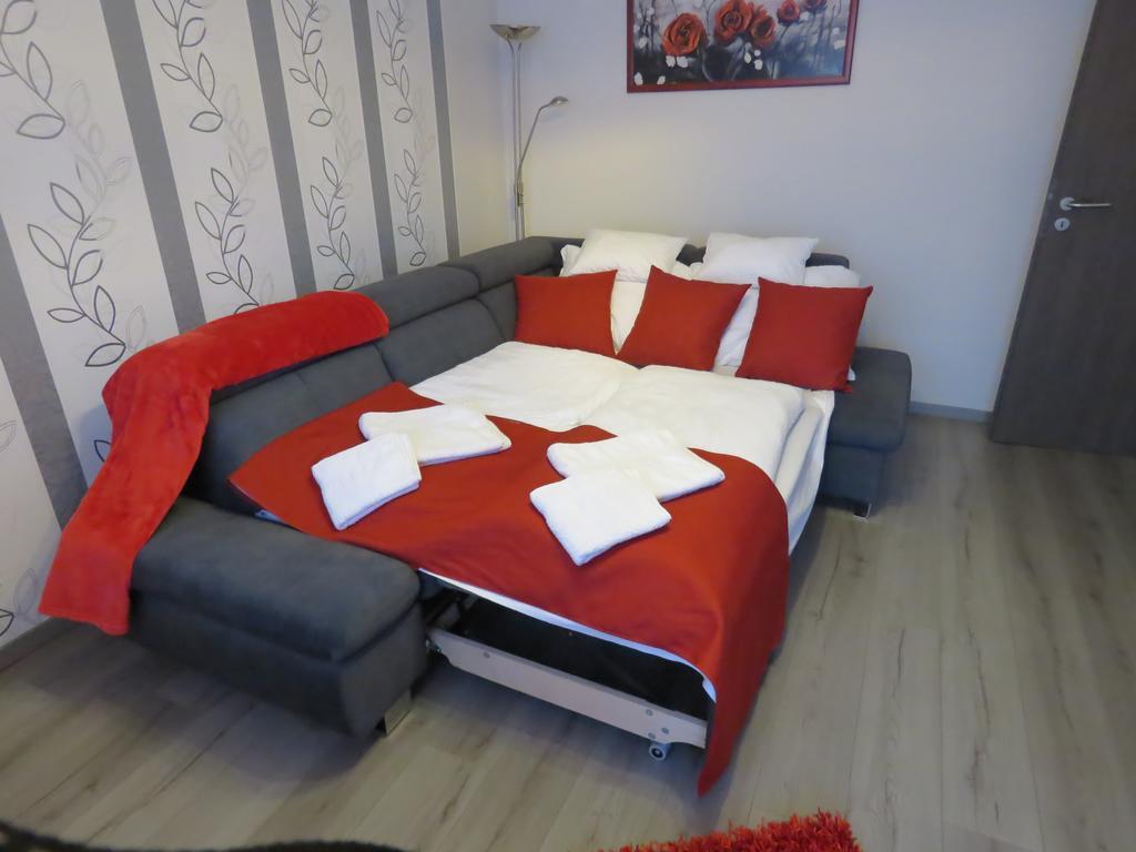 Szofi Apartman Хайдусобосло Экстерьер фото