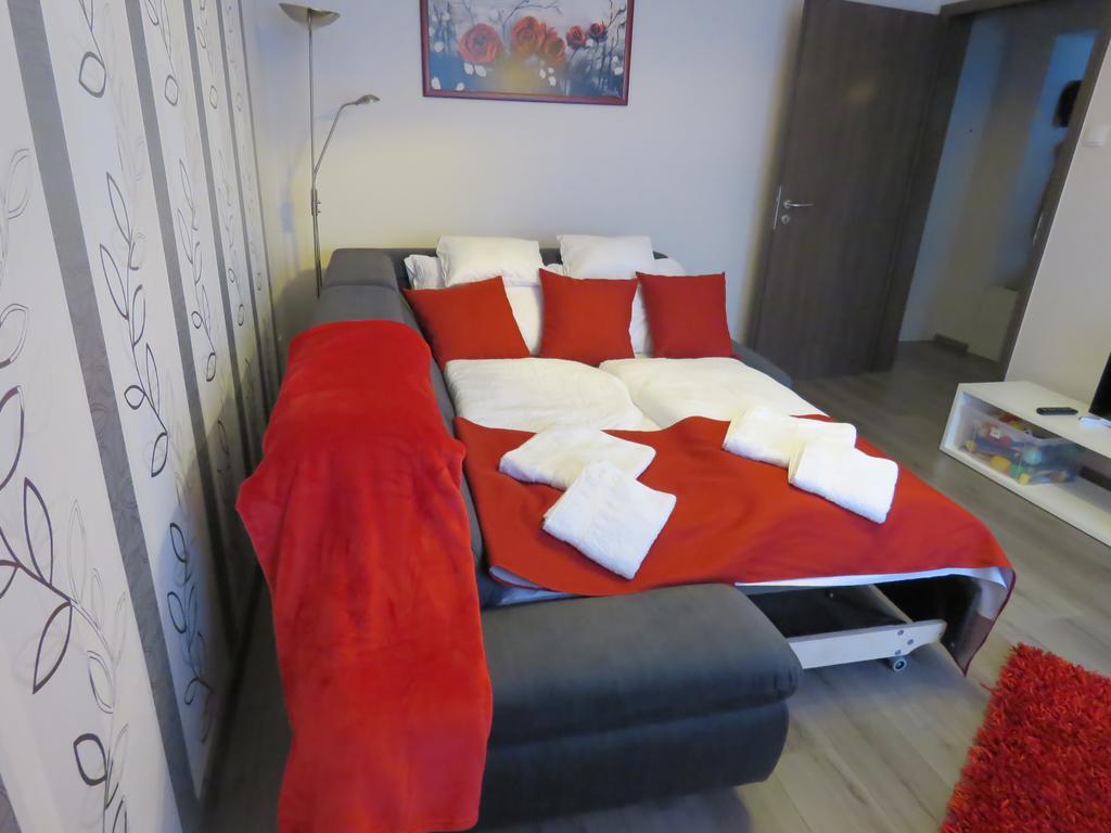 Szofi Apartman Хайдусобосло Экстерьер фото